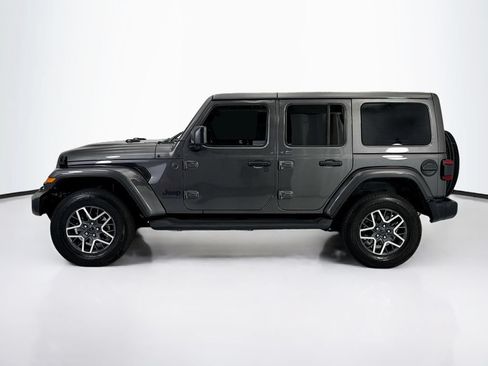 Used 2025 Jeep Wrangler Unlimited Sahara AWD/4WD image 8