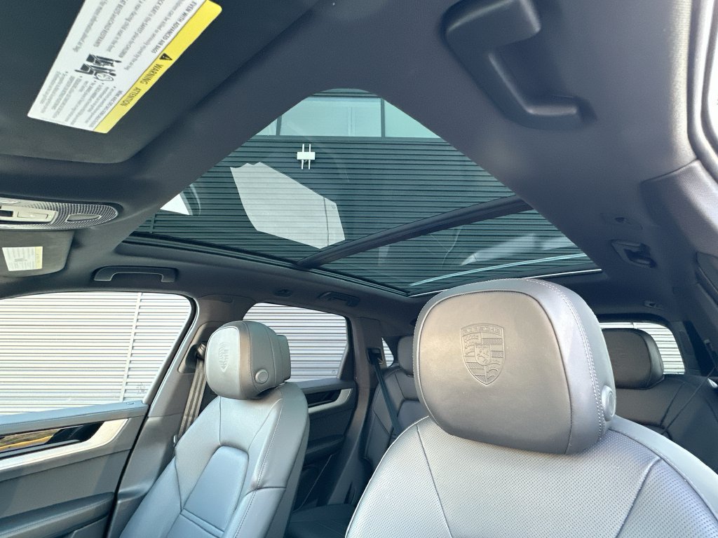 Certified 2025 Porsche Cayenne AWD/4WD image 14