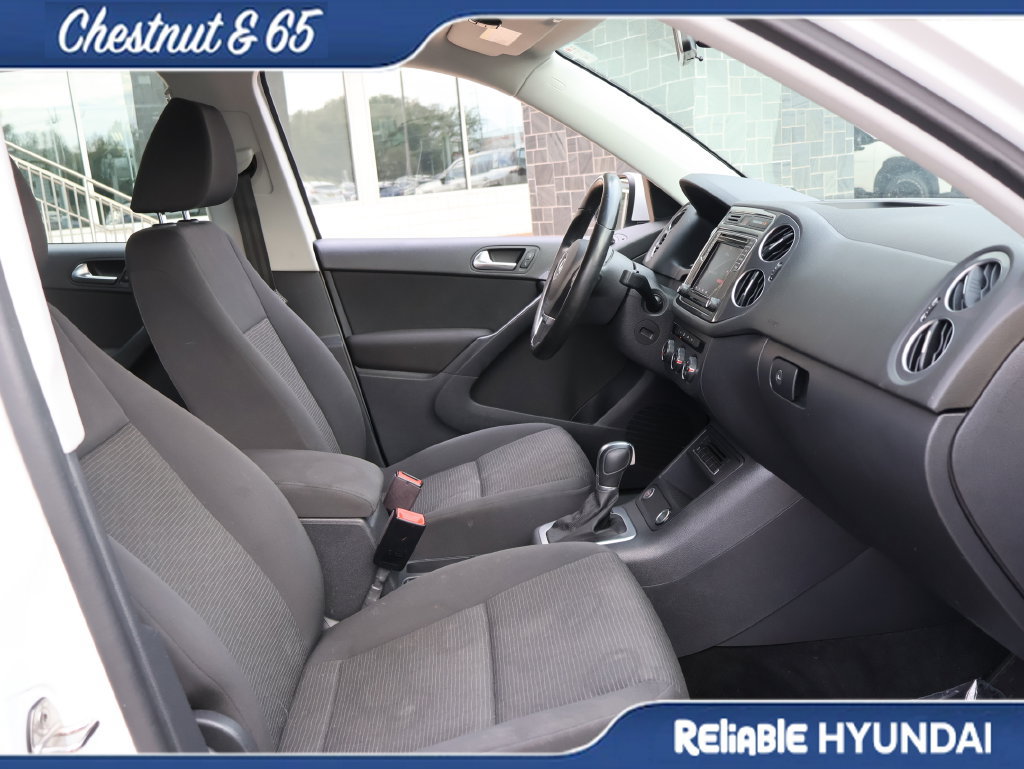 Used 2018 Volkswagen Tiguan Limited AWD/4WD image 9