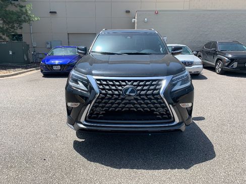 Used 2021 Lexus GX 460 Premium w/ Accessory Package AWD/4WD image 8