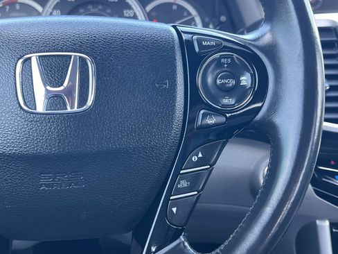 Used 2016 Honda Accord Touring image 10