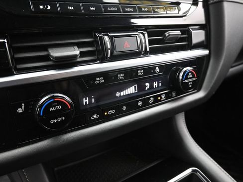 Used 2022 Nissan Pathfinder SL image 20