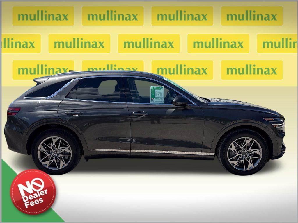 Used 2025 Genesis GV70 2.5T w/ Select Package AWD/4WD image 2