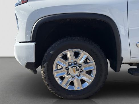 Used 2024 Chevrolet Silverado 3500 High Country w/ High Country Premium Package image 5