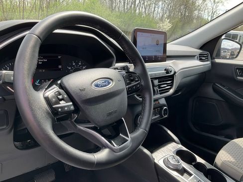 Certified 2022 Ford Escape SE w/ Cold Weather Package image 17