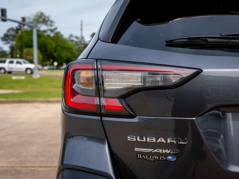 Certified 2025 Subaru Outback Premium AWD/4WD image 16
