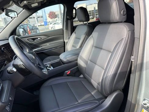 Used 2026 Chevrolet Traverse LT FWD image 18