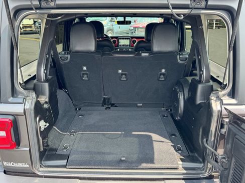 Used 2020 Jeep Wrangler Unlimited Rubicon w/ Dual Top Group AWD/4WD image 16