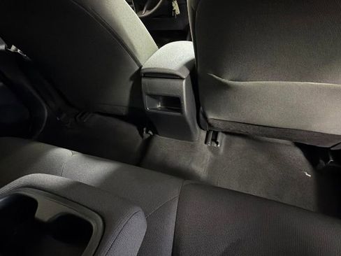 Used 2021 Toyota Corolla LE FWD image 30