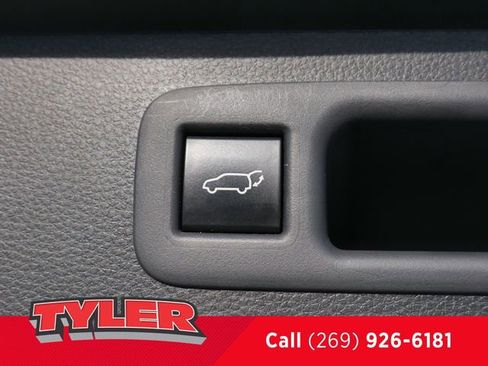 Used 2023 Toyota Highlander LE image 20