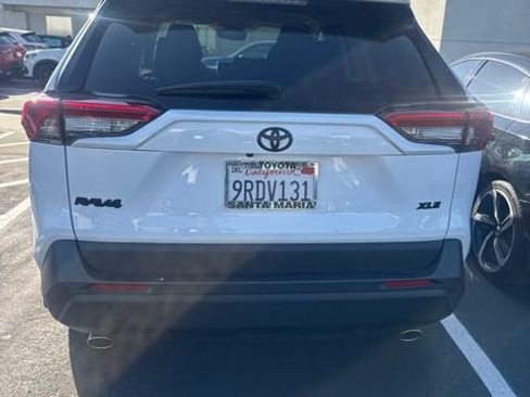 Used 2025 Toyota RAV4 XLE FWD image 5