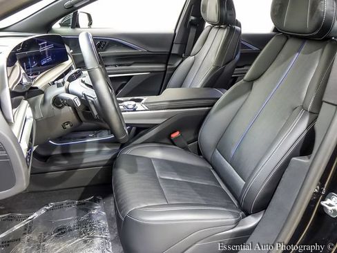 Certified 2025 Cadillac Lyriq Luxury w/ LPO, Floor Liner Package AWD/4WD image 10