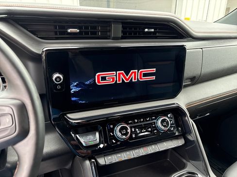 Certified 2025 GMC Sierra 1500 AT4 w/ AT4 Premium Package AWD/4WD image 19