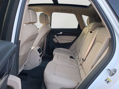 Used 2019 Audi Q5 2.0T Premium w/ Convenience Package image 8