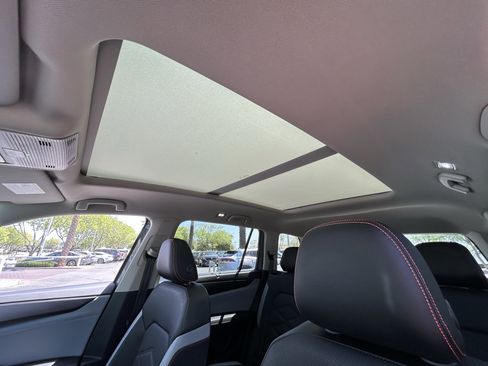 Certified 2025 Volkswagen Atlas Peak Edition SE AWD/4WD image 19