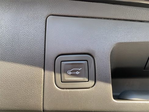 Certified 2025 Cadillac XT5 Premium Luxury image 13