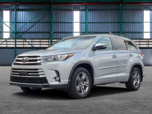 Used 2018 Toyota Highlander Limited Platinum image 1