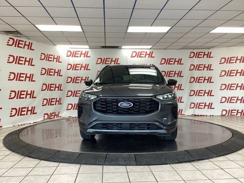 Used 2023 Ford Escape ST-Line w/ Tech Pack #1 AWD/4WD image 2