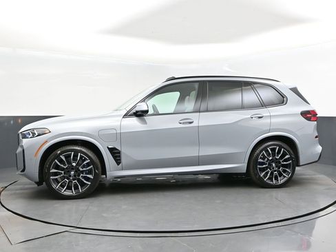 New 2026 BMW X5 xDrive50e w/ M Sport Package image 4
