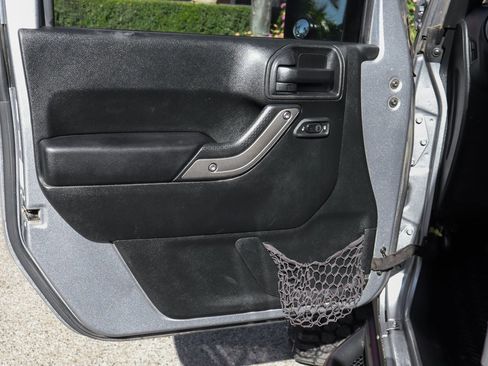 Used 2018 Jeep Wrangler Unlimited Sport S image 16