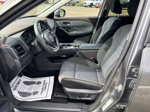 Used 2023 Nissan Rogue SV image 9