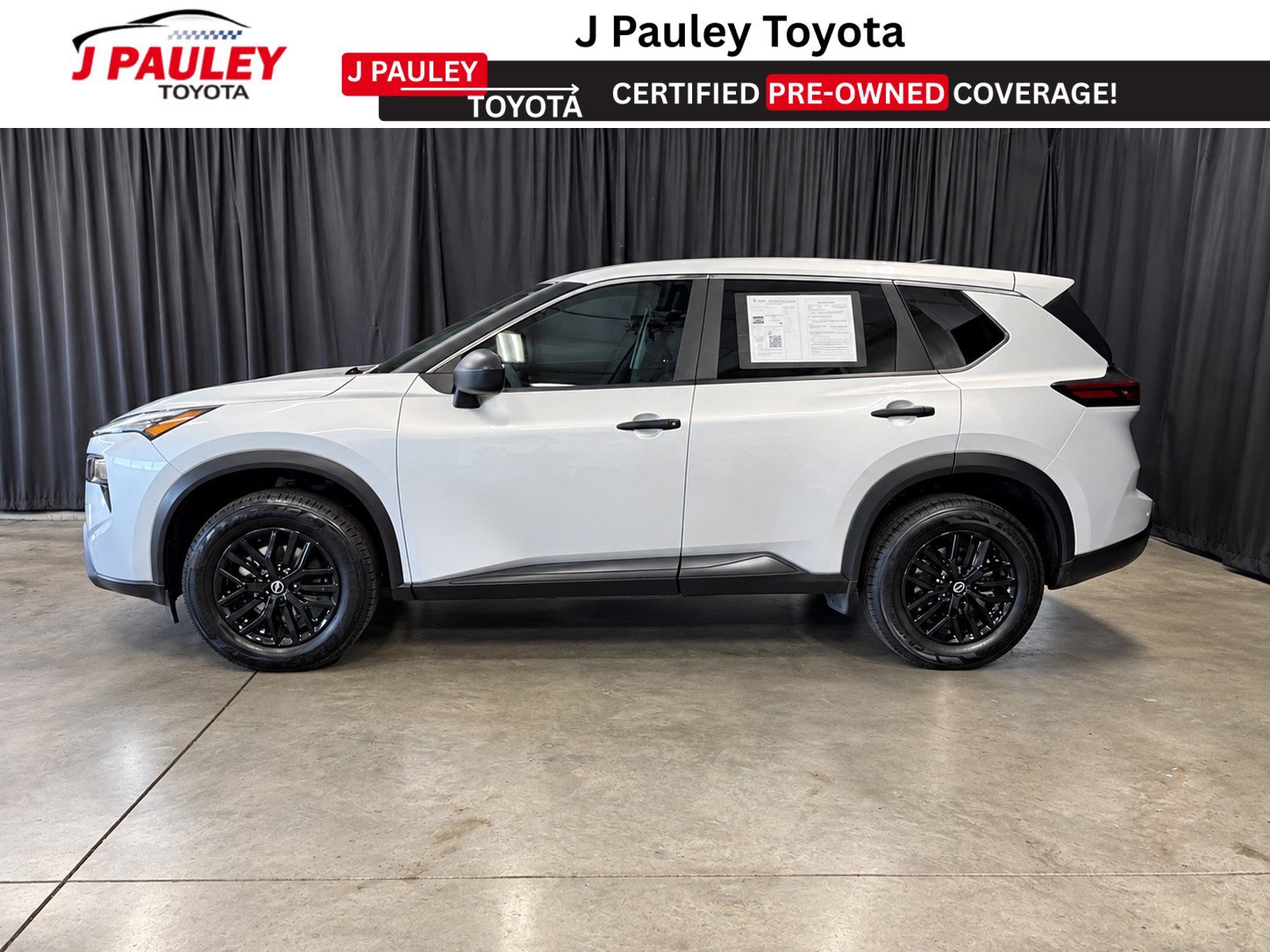 Used 2024 Nissan Rogue S AWD/4WD image 2