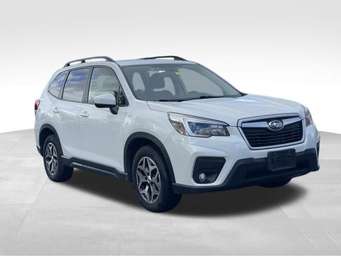 Used 2021 Subaru Forester Premium image 3