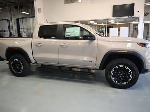 New 2026 GMC Canyon AT4 AWD/4WD image 4
