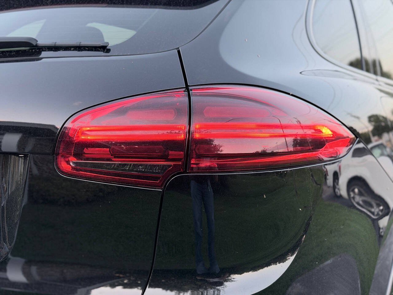 Used 2017 Porsche Cayenne Platinum Edition AWD/4WD image 11