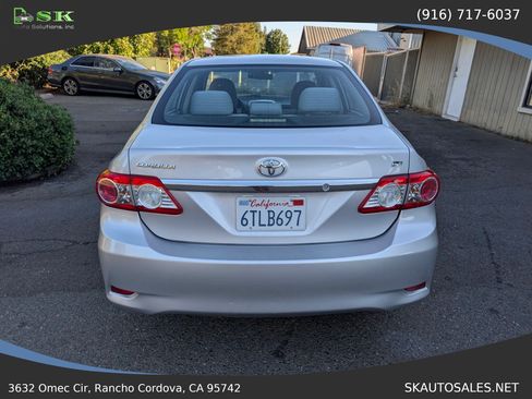 Used 2011 Toyota Corolla LE FWD image 9