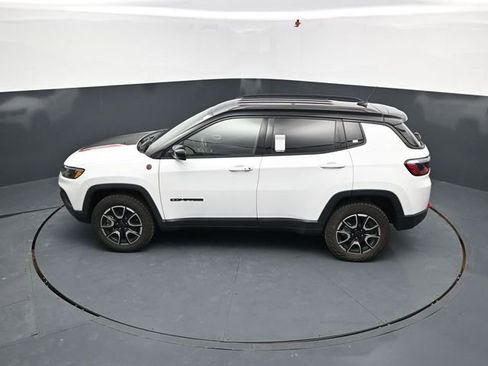 Used 2025 Jeep Compass Trailhawk w/ Trailer Tow Group image 43