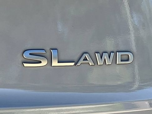 Used 2024 Nissan Rogue SL AWD/4WD image 2