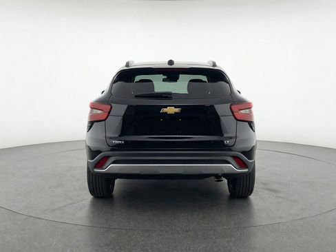 Used 2025 Chevrolet Trax LT w/ LT Convenience Package image 7