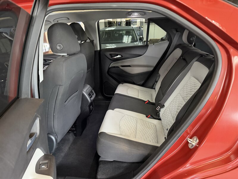 Used 2020 Chevrolet Equinox LS w/ LS Convenience Package AWD/4WD image 23