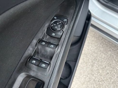 Used 2020 Ford Fusion SE FWD image 16