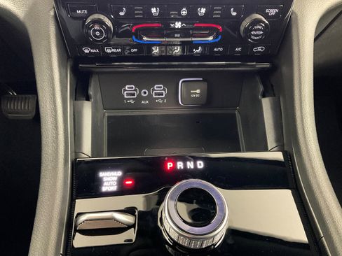 New 2025 Jeep Grand Cherokee Limited w/ Luxury Tech Group II image 14