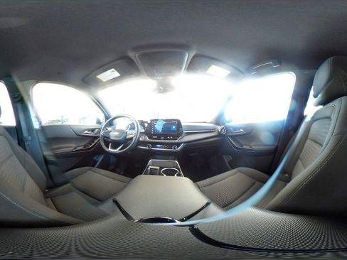 Used 2025 Chevrolet Equinox LT image 42