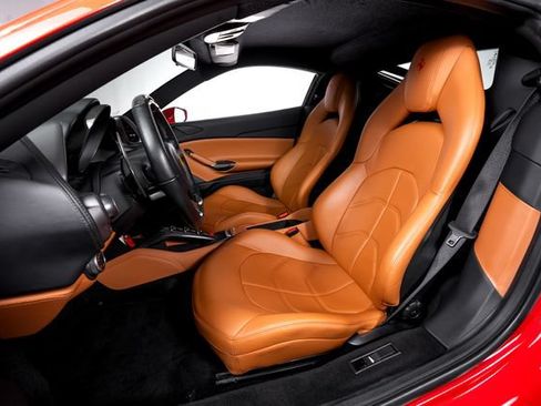 Certified 2018 Ferrari 488 GTB RWD image 4