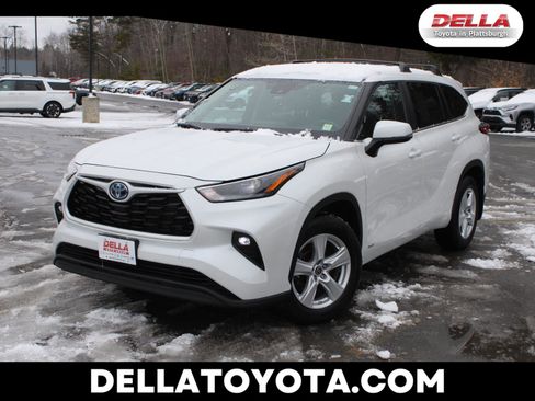 Used 2023 Toyota Highlander LE image 1