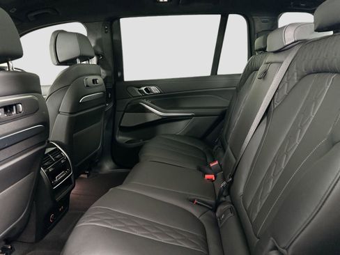 New 2026 BMW X7 M60i image 25