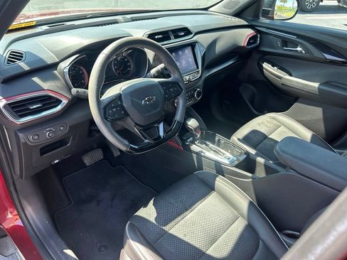 Used 2022 Chevrolet TrailBlazer RS w/ Sun and Liftgate Package AWD/4WD image 19
