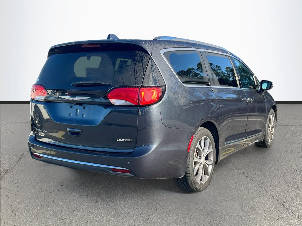 Used 2020 Chrysler Pacifica Limited FWD image 7