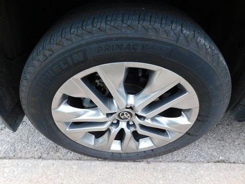 Used 2024 Toyota RAV4 XLE Premium image 8