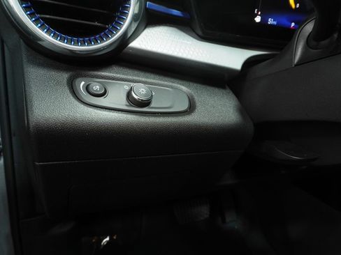 Used 2024 Chevrolet Trax LT w/ LT Convenience Package FWD image 23