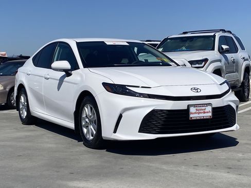 Certified 2025 Toyota Camry LE w/ Convenience Package image 2