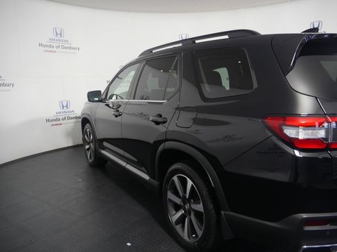 Used 2024 Honda Pilot Elite image 9