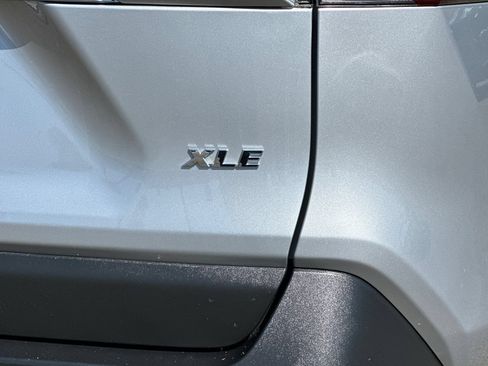 Used 2024 Toyota RAV4 XLE FWD image 23