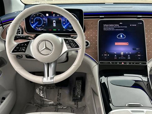 Used 2023 Mercedes-Benz EQE 350+ SUV image 30