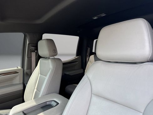 Used 2022 Chevrolet Silverado 1500 LT AWD/4WD image 14