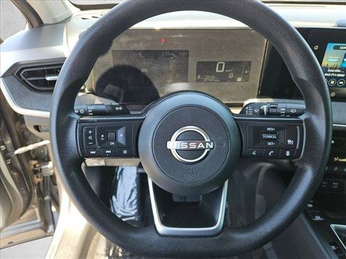 Used 2026 Nissan Kicks SV FWD image 11